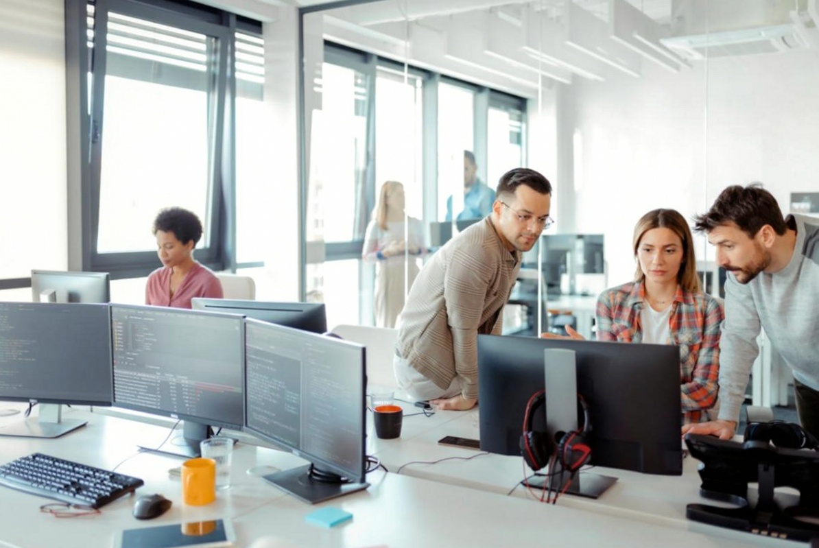 Creative thinking workspace with structured notes and visual tools