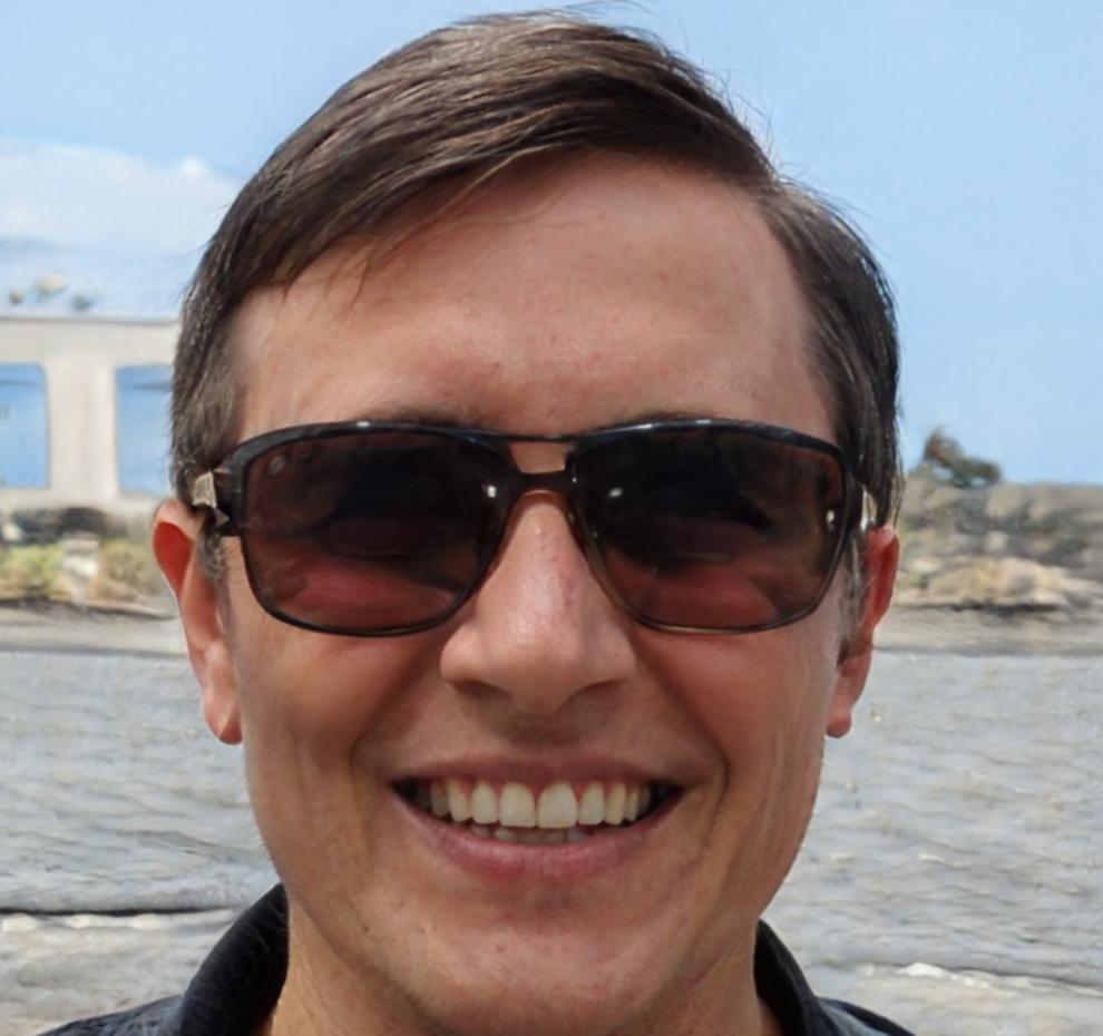 Male author portrait — creative thinking practitioner